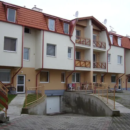 Krisztina Apartman Apartment *